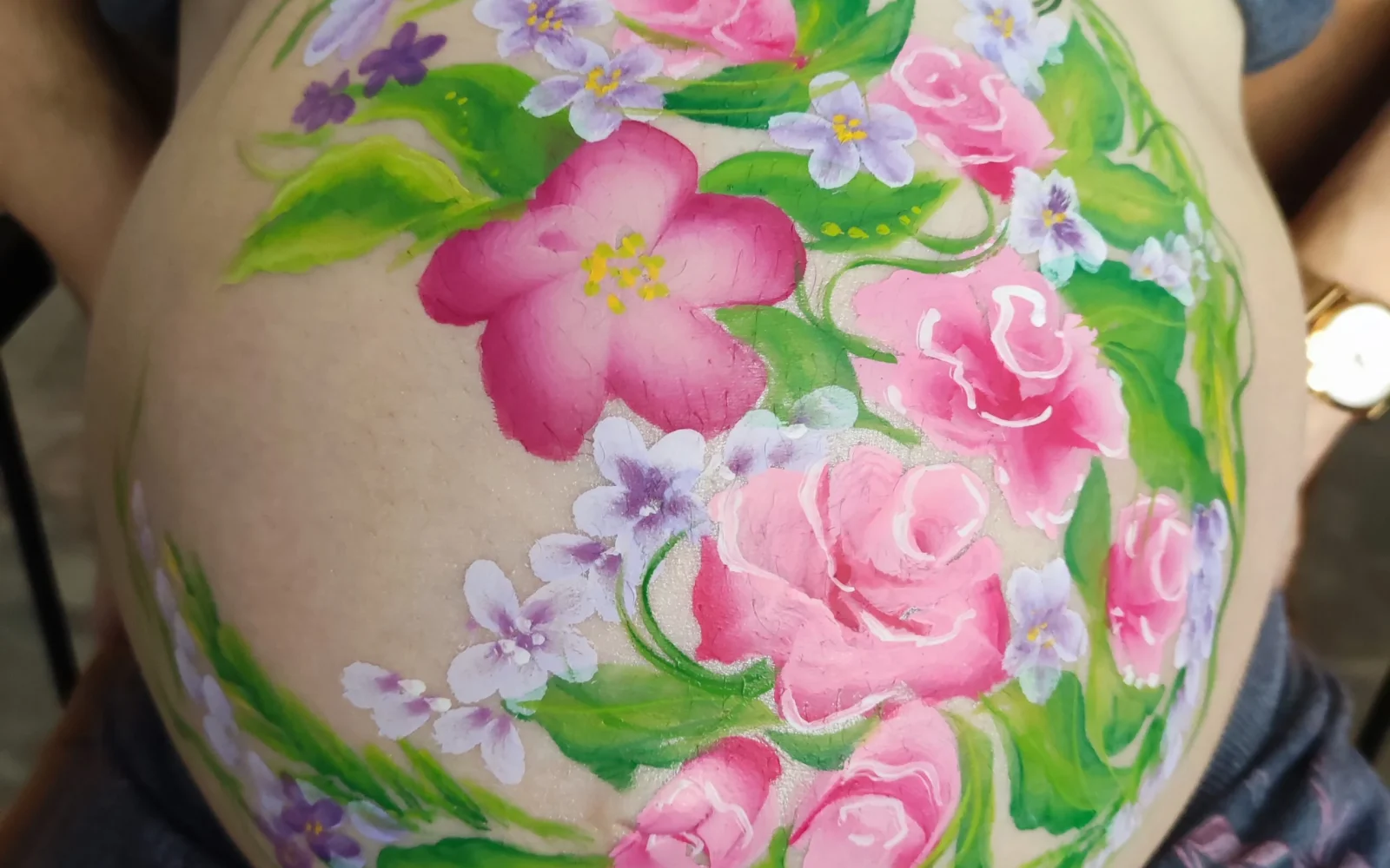 Bellypaint met rozen