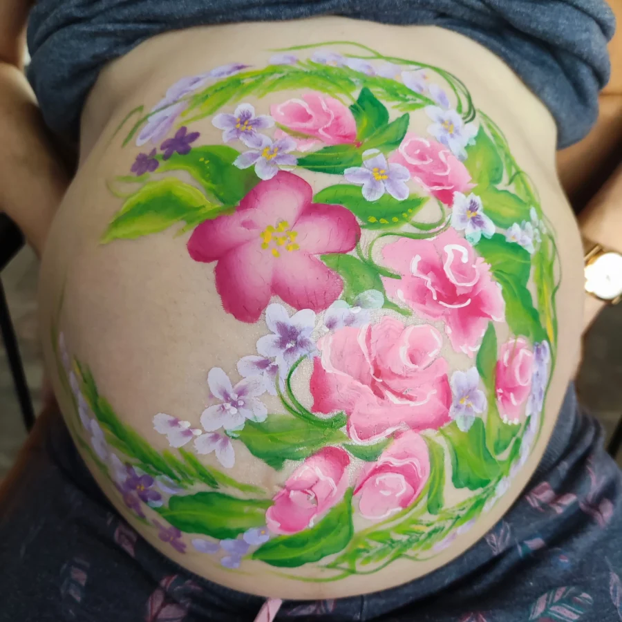 Bellypaint met rozen